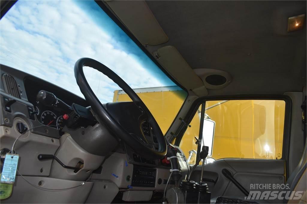 Sterling L8500 Самоскиди