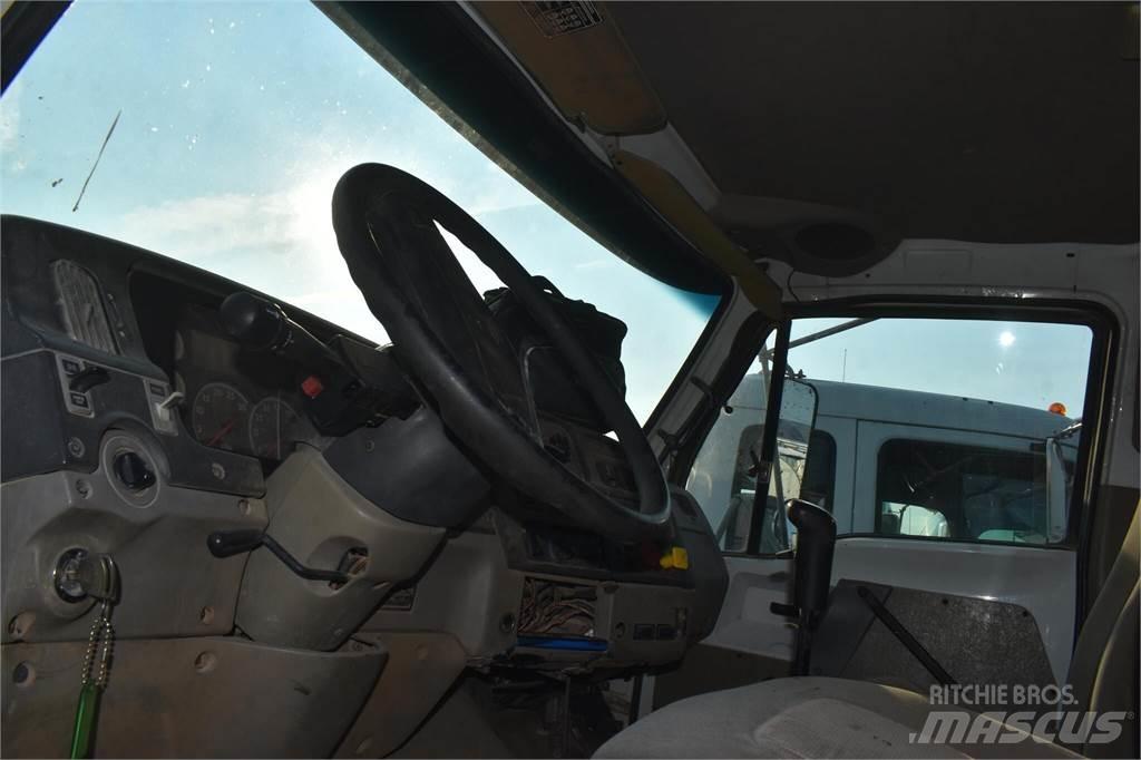 Sterling L9500 Самоскиди
