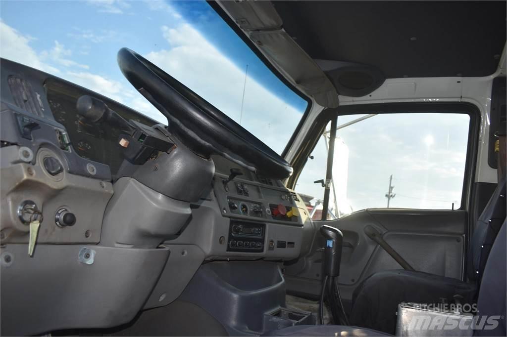 Sterling LT9500 Автокрани