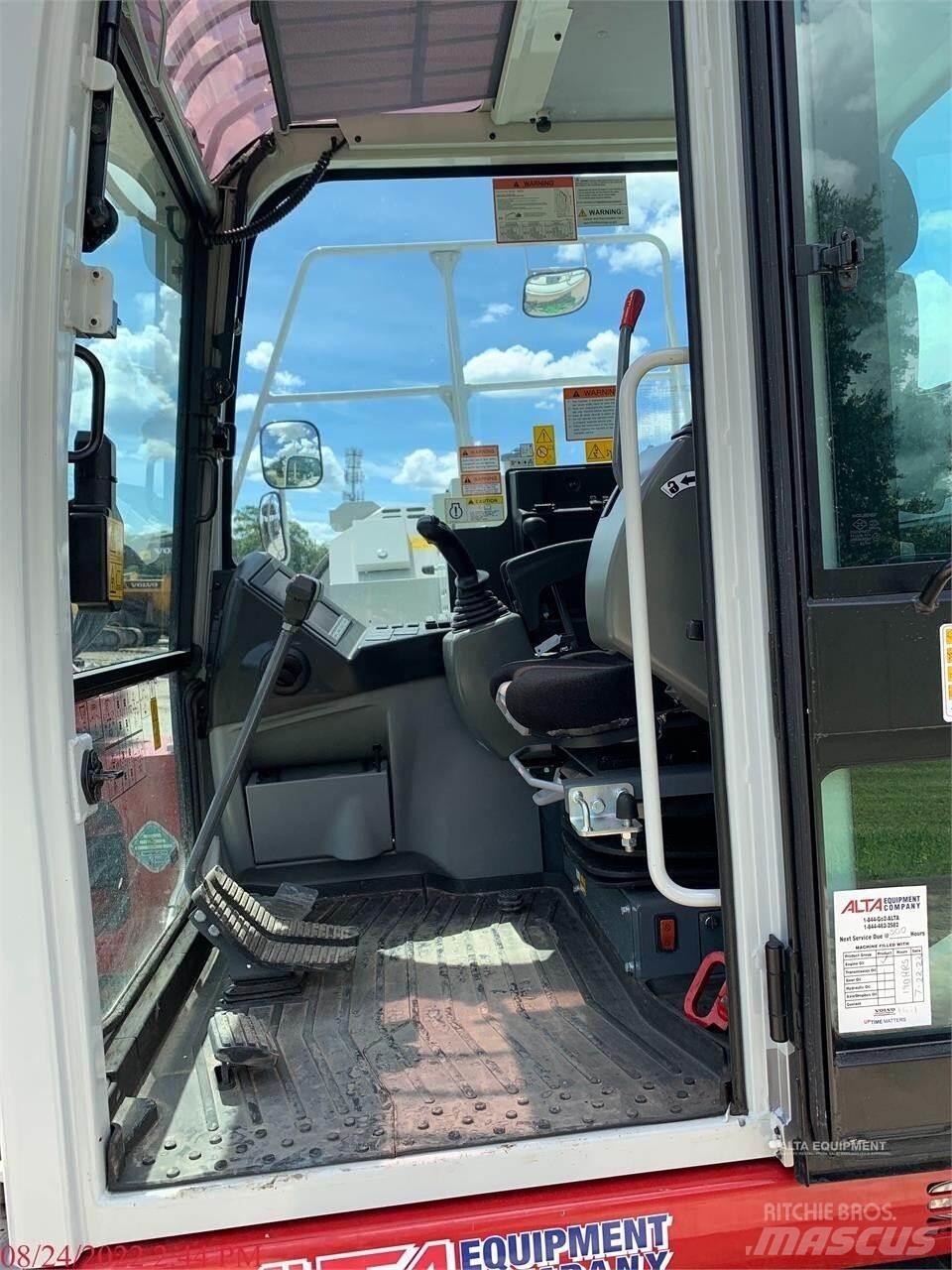 Takeuchi TB2150 Гусеничні екскаватори