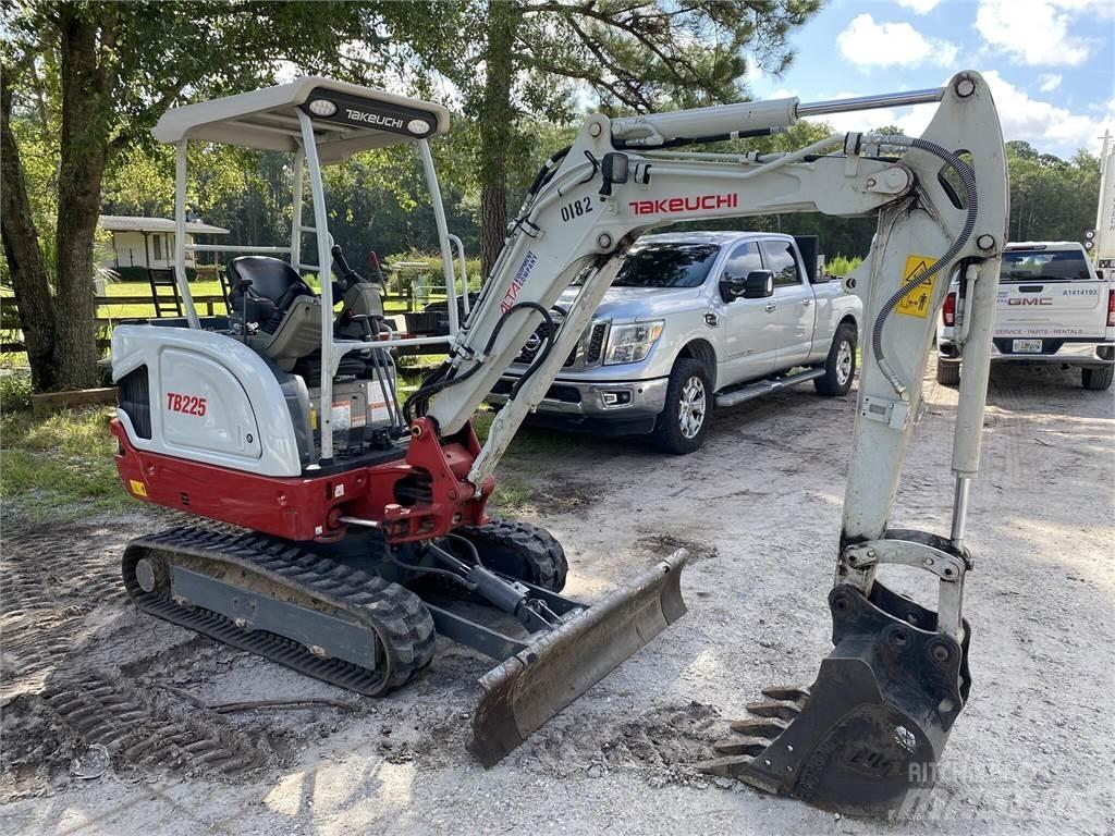 Takeuchi TB225 Міні-екскаватори < 7т