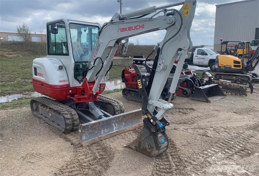 Takeuchi TB235-2 Міні-екскаватори < 7т