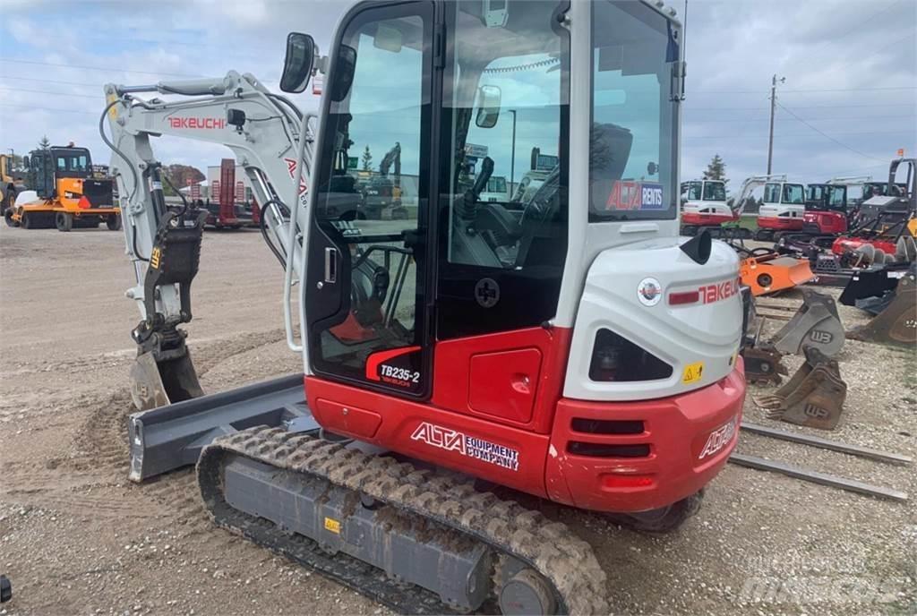 Takeuchi TB235-2 Міні-екскаватори < 7т
