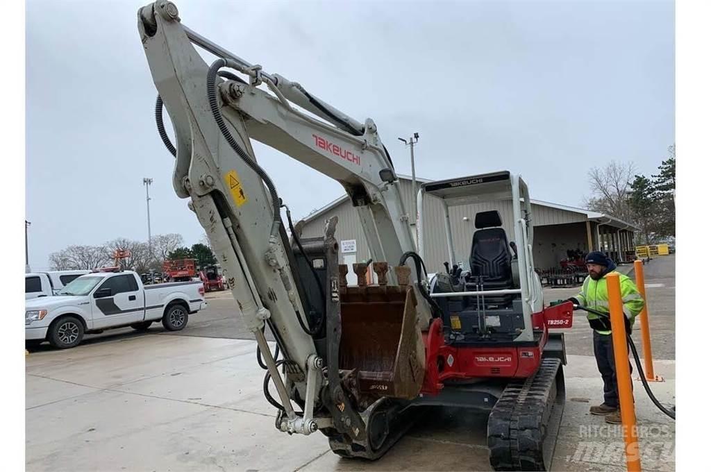 Takeuchi TB250-2 Міні-екскаватори < 7т