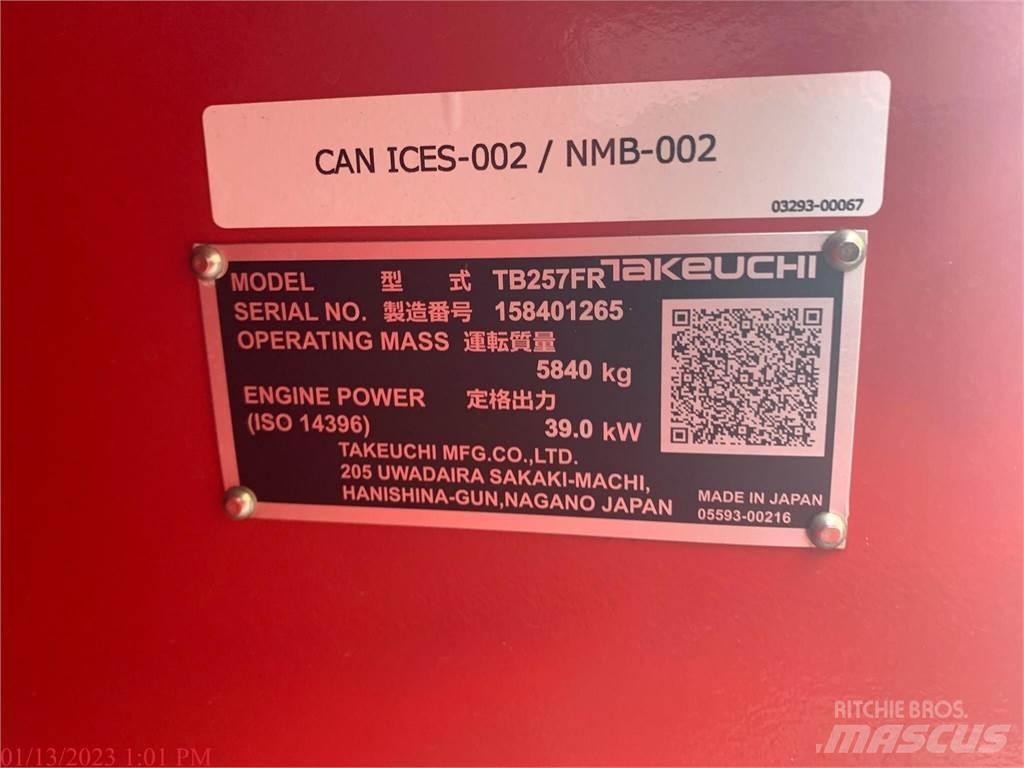 Takeuchi TB257FR Гусеничні екскаватори