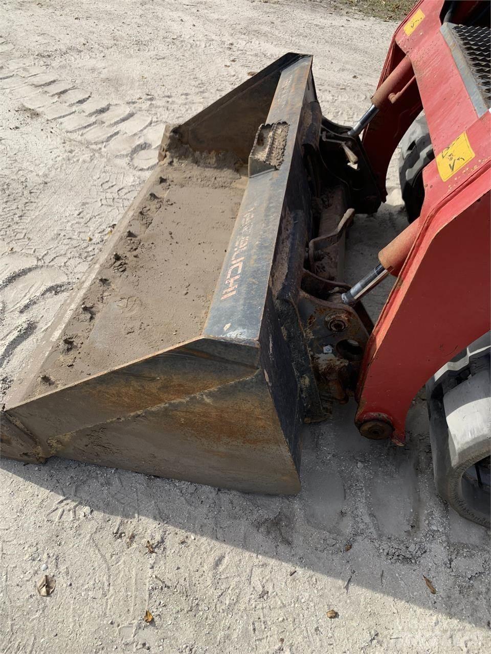 Takeuchi TL8 Міні-навантажувачі