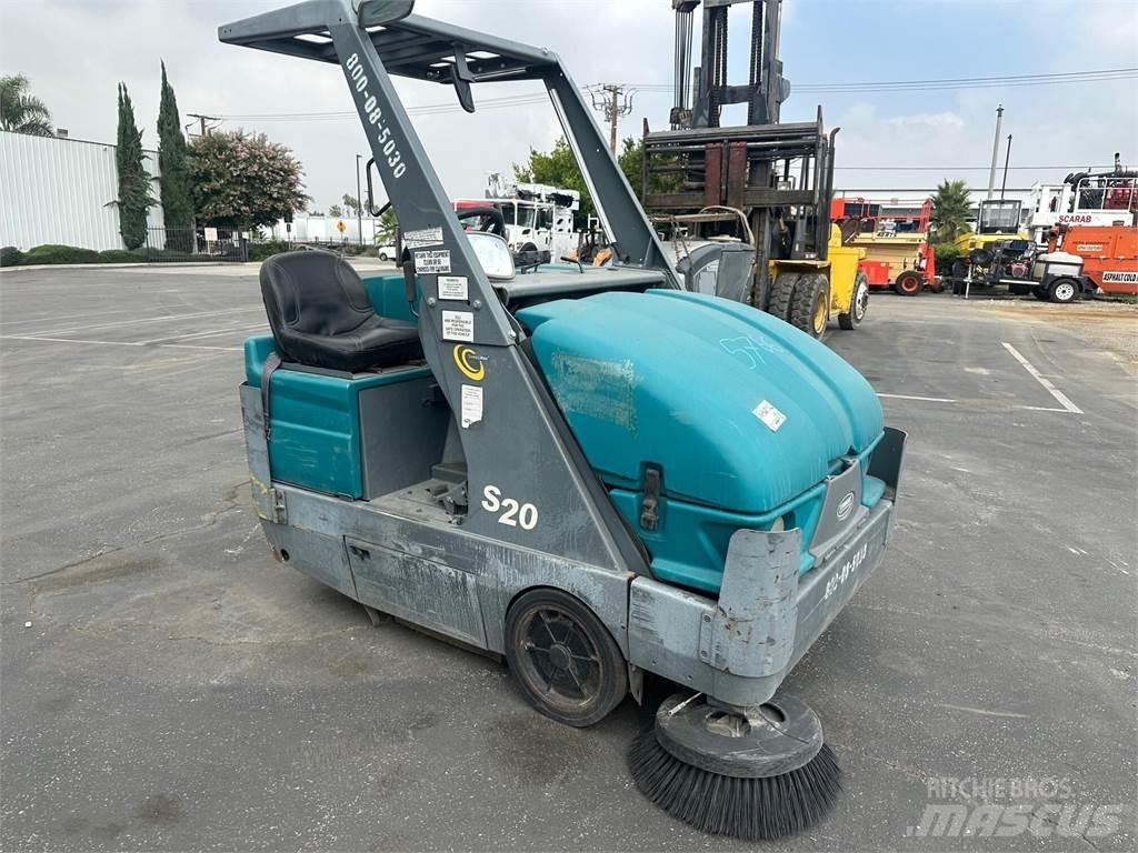 Tennant S20 Підмітальні машини