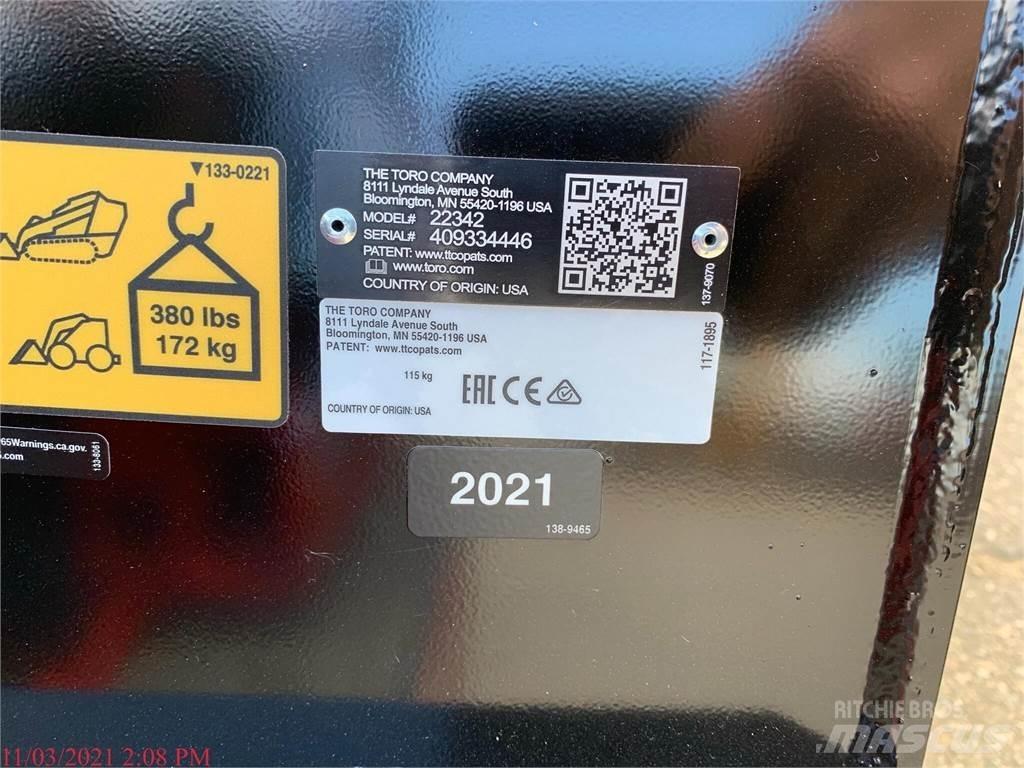 Toro DINGO TX1000W Міні-навантажувачі