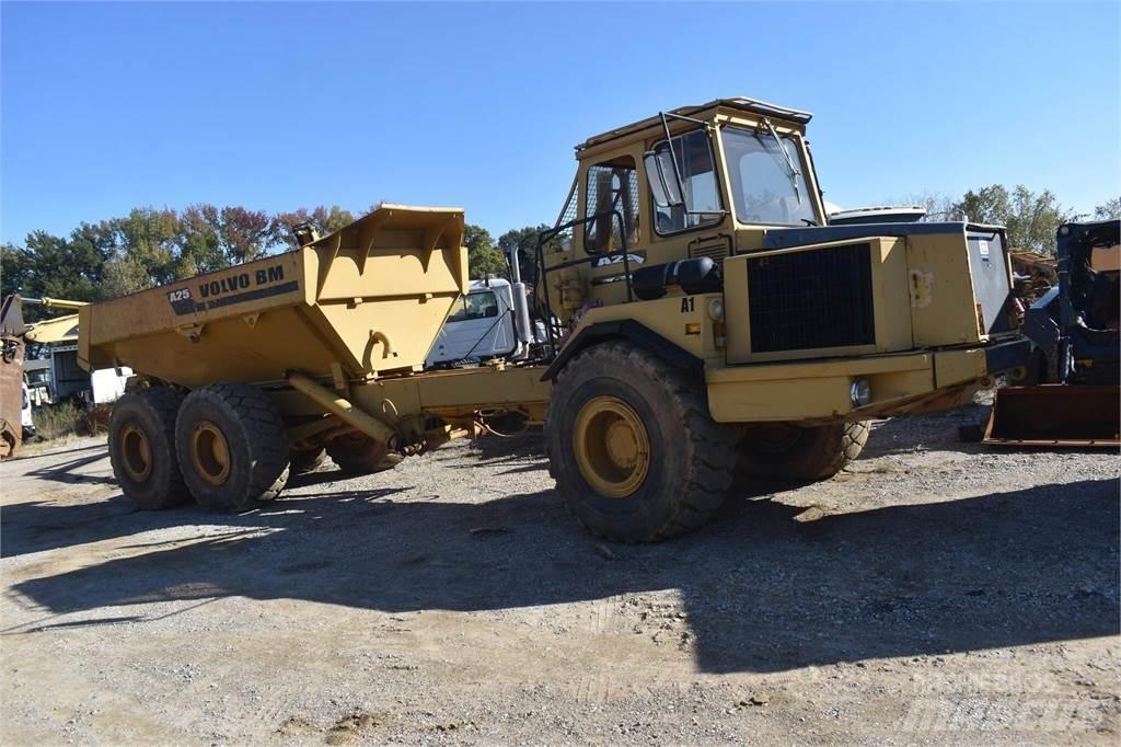 Volvo A25 Зчленовані самоскиди