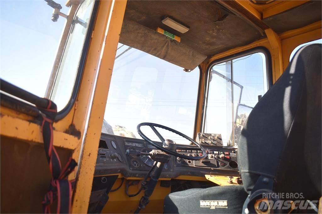 Volvo A25 Зчленовані самоскиди