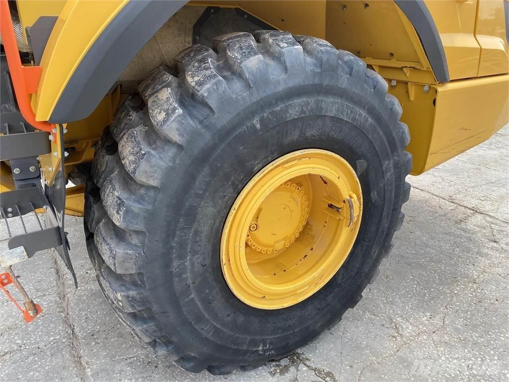 Volvo A25G Зчленовані самоскиди