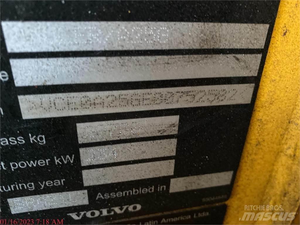 Volvo A25G Зчленовані самоскиди