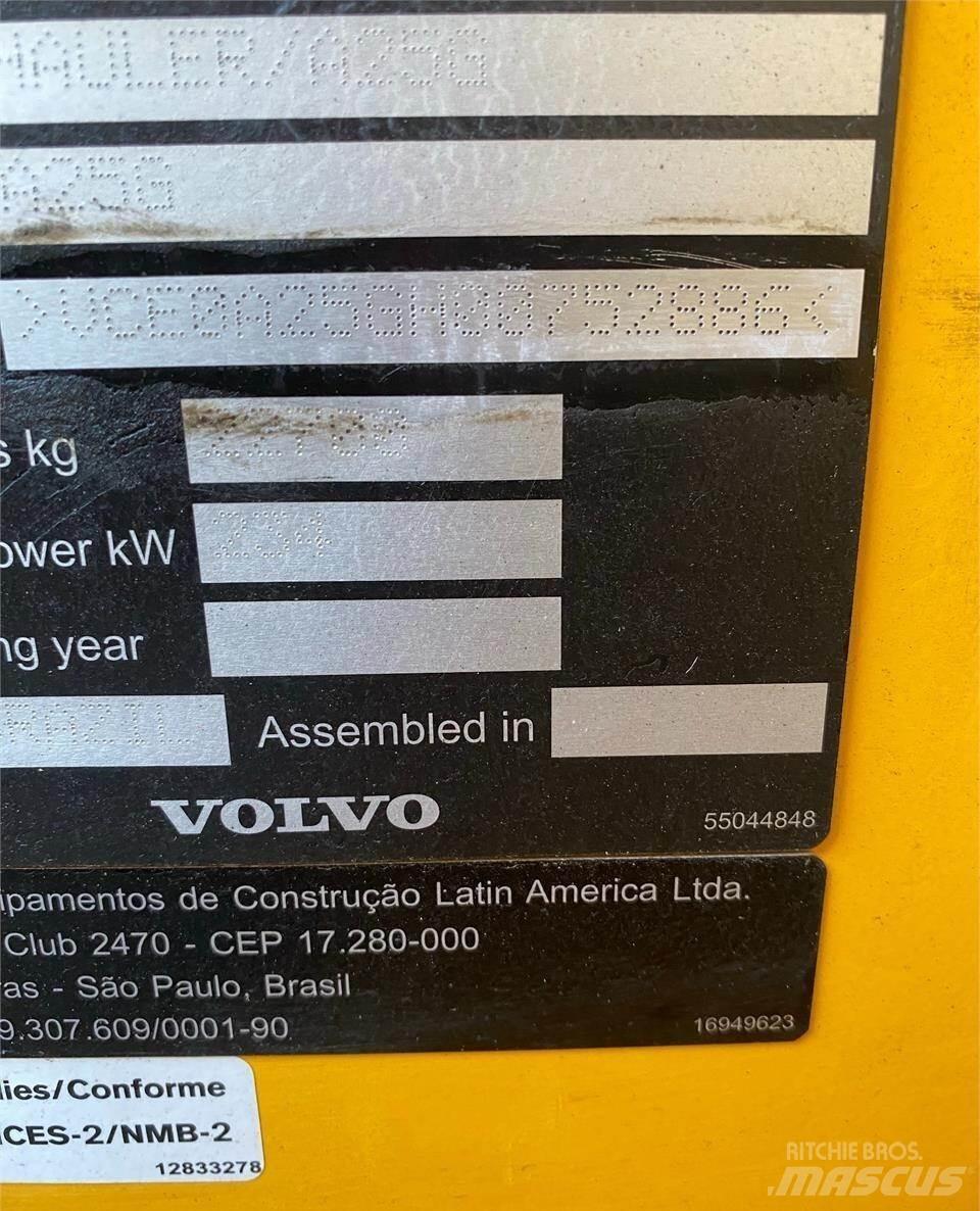 Volvo A25G Зчленовані самоскиди