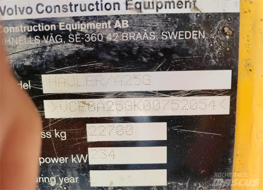 Volvo A25G Зчленовані самоскиди