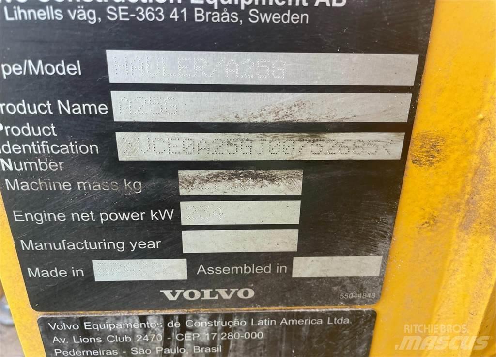Volvo A25G Зчленовані самоскиди