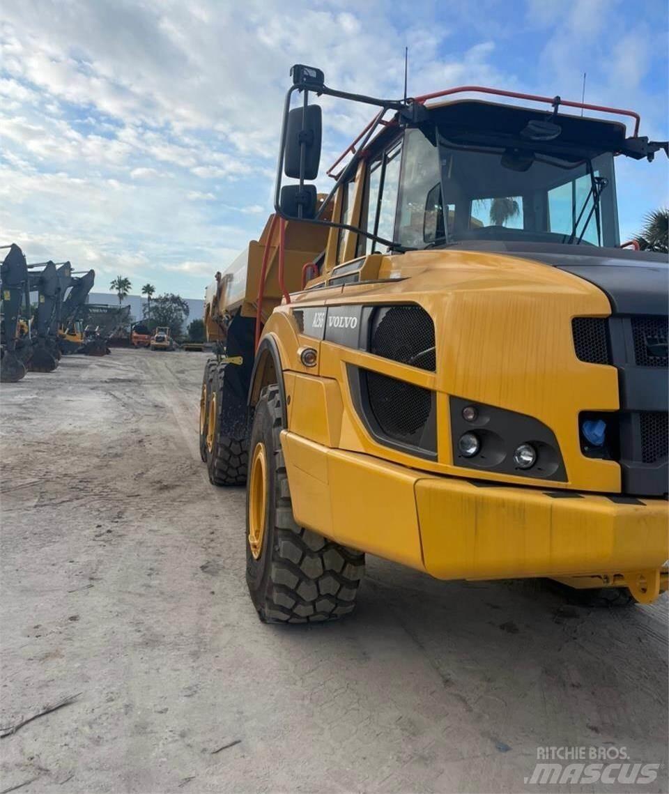Volvo A25G Зчленовані самоскиди