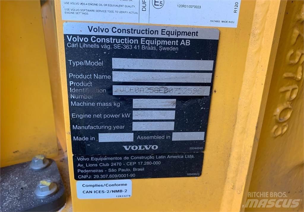 Volvo A25G Зчленовані самоскиди