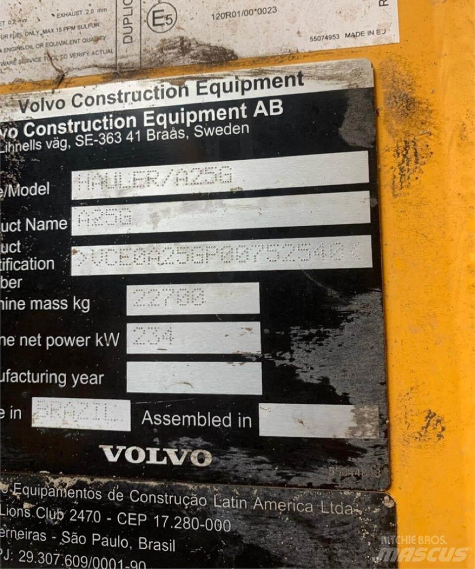 Volvo A25G Зчленовані самоскиди