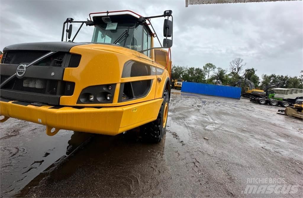 Volvo A25G Зчленовані самоскиди