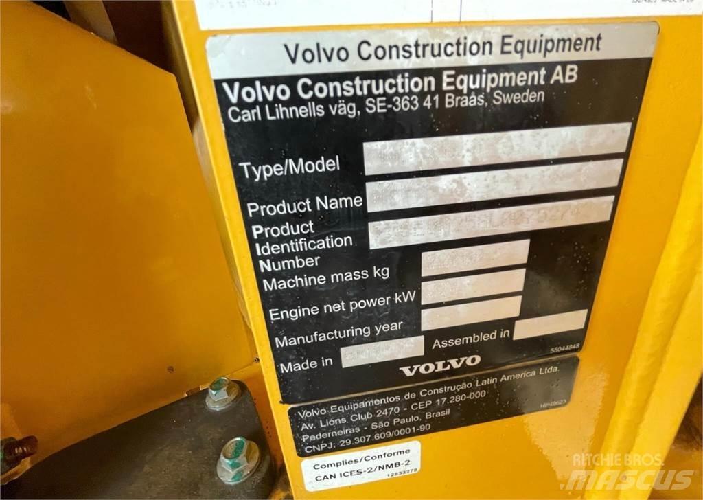 Volvo A25G Зчленовані самоскиди