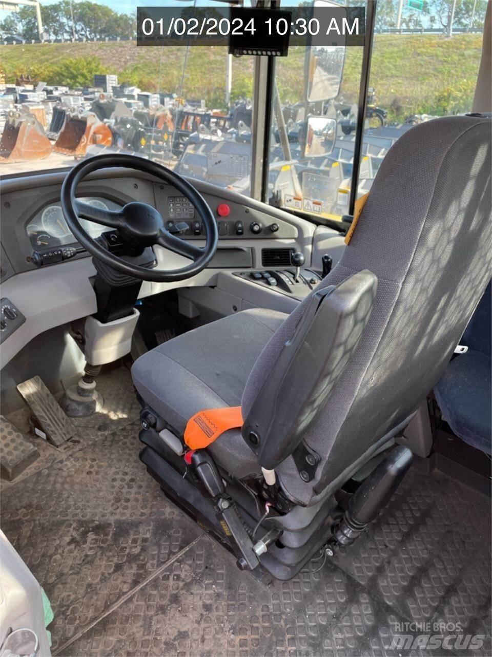 Volvo A30G Зчленовані самоскиди