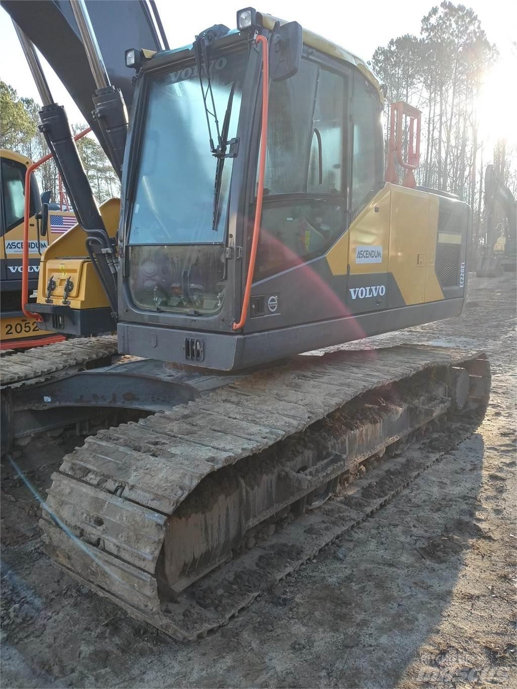 Volvo EC220EL Гусеничні екскаватори