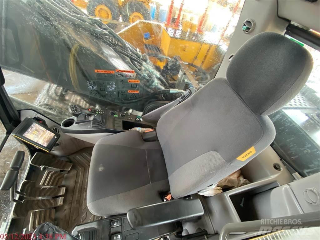 Volvo EC220EL Гусеничні екскаватори