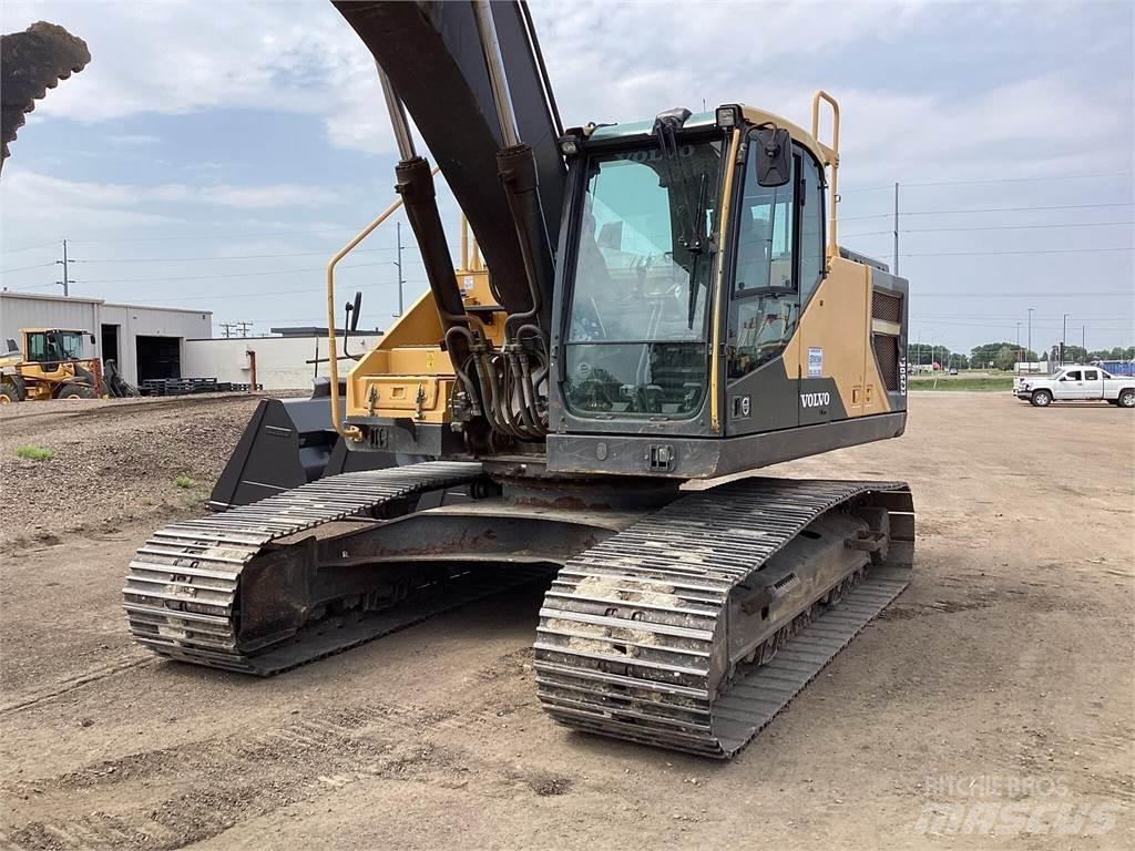 Volvo EC250EL Гусеничні екскаватори
