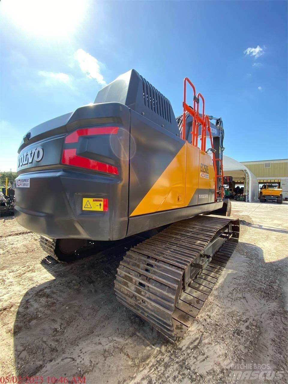 Volvo EC250EL Гусеничні екскаватори