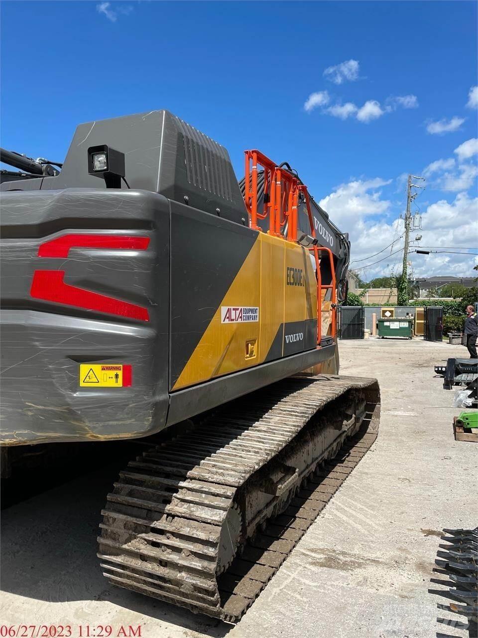 Volvo EC300EL Гусеничні екскаватори