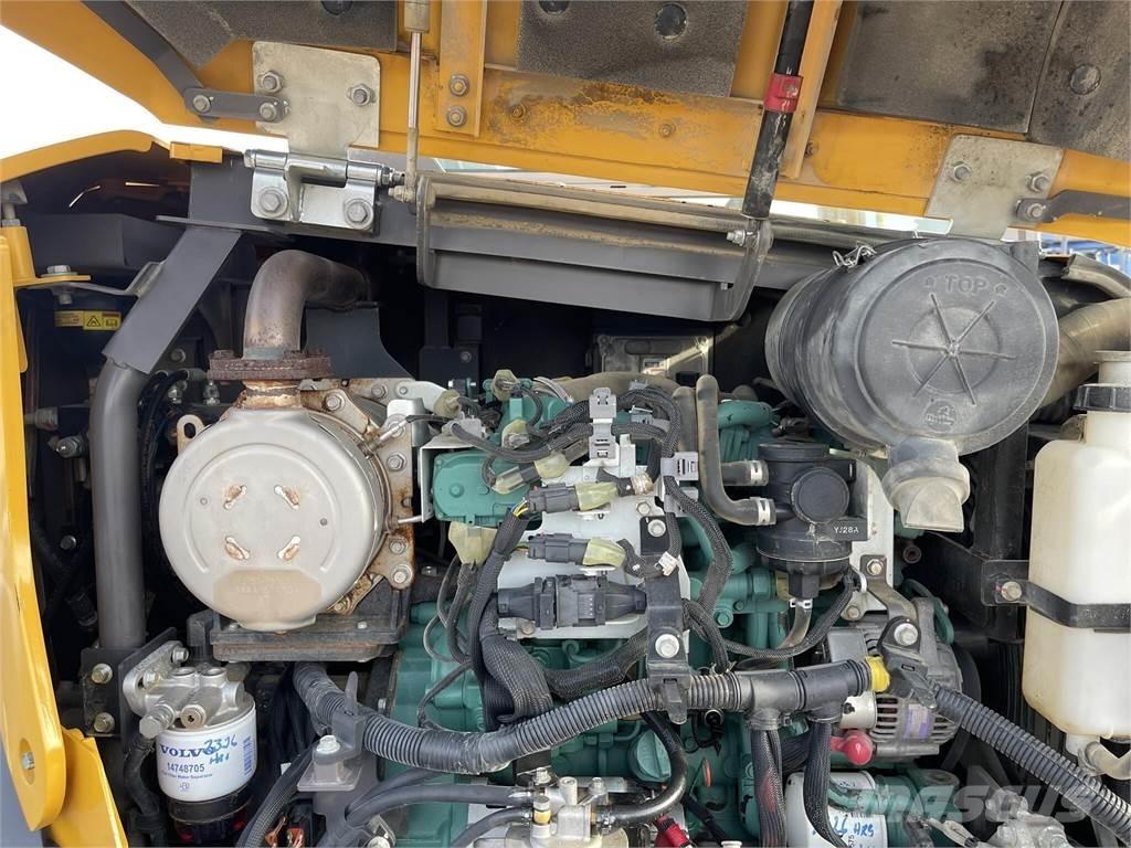 Volvo ECR88D Гусеничні екскаватори