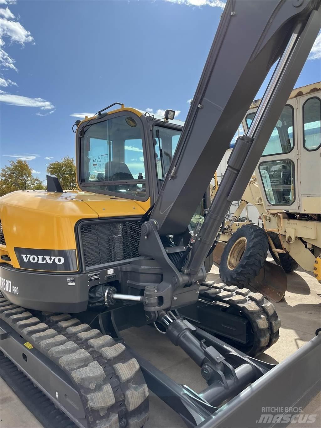 Volvo ECR88D Гусеничні екскаватори