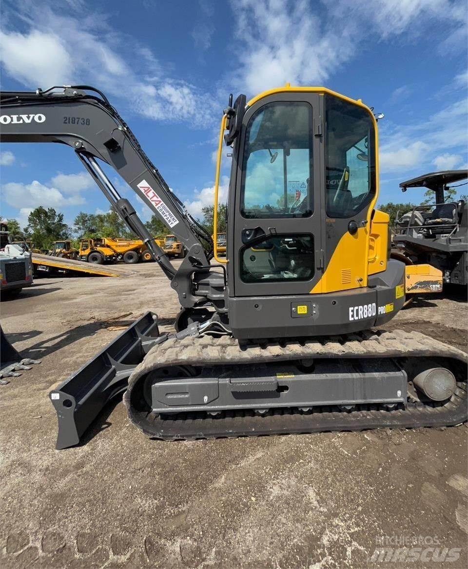 Volvo ECR88D Гусеничні екскаватори