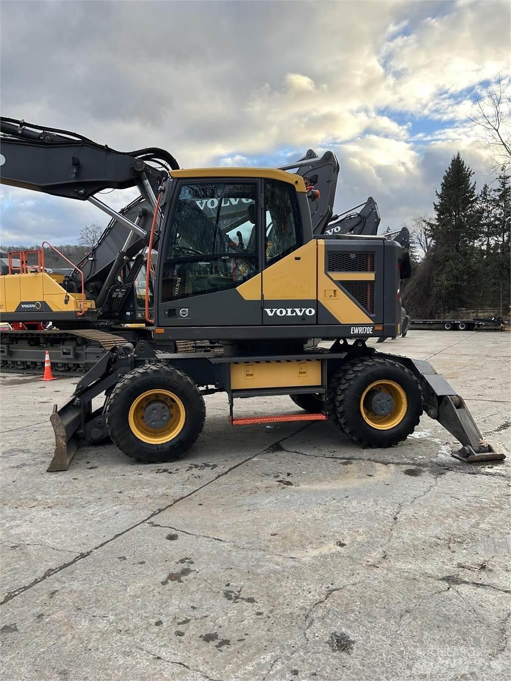 Volvo EWR170E Колісні екскаватори