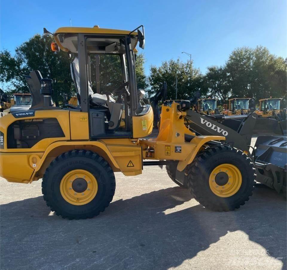 Volvo L30GS Фронтальні навантажувачі