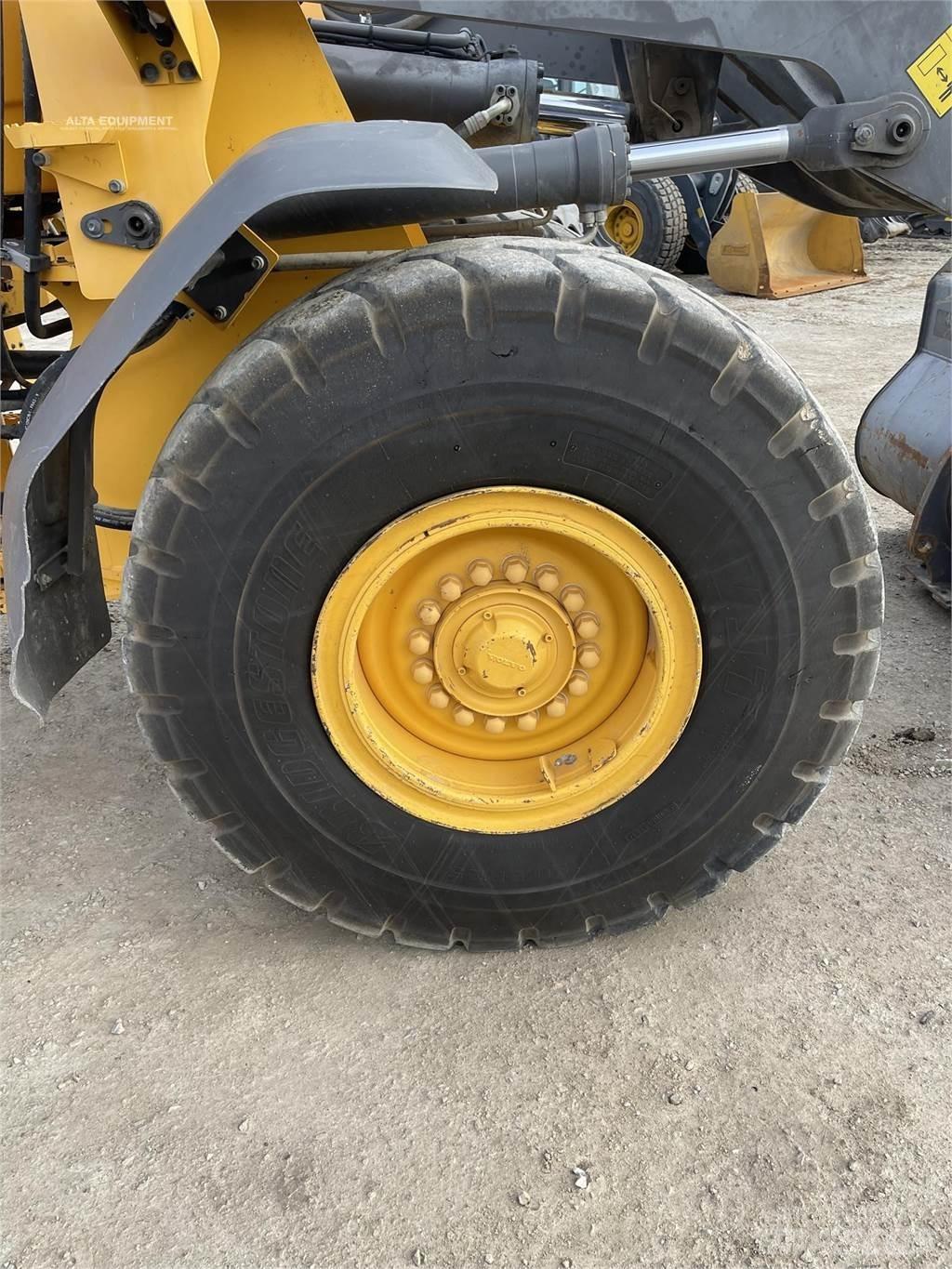 Volvo L70H Фронтальні навантажувачі
