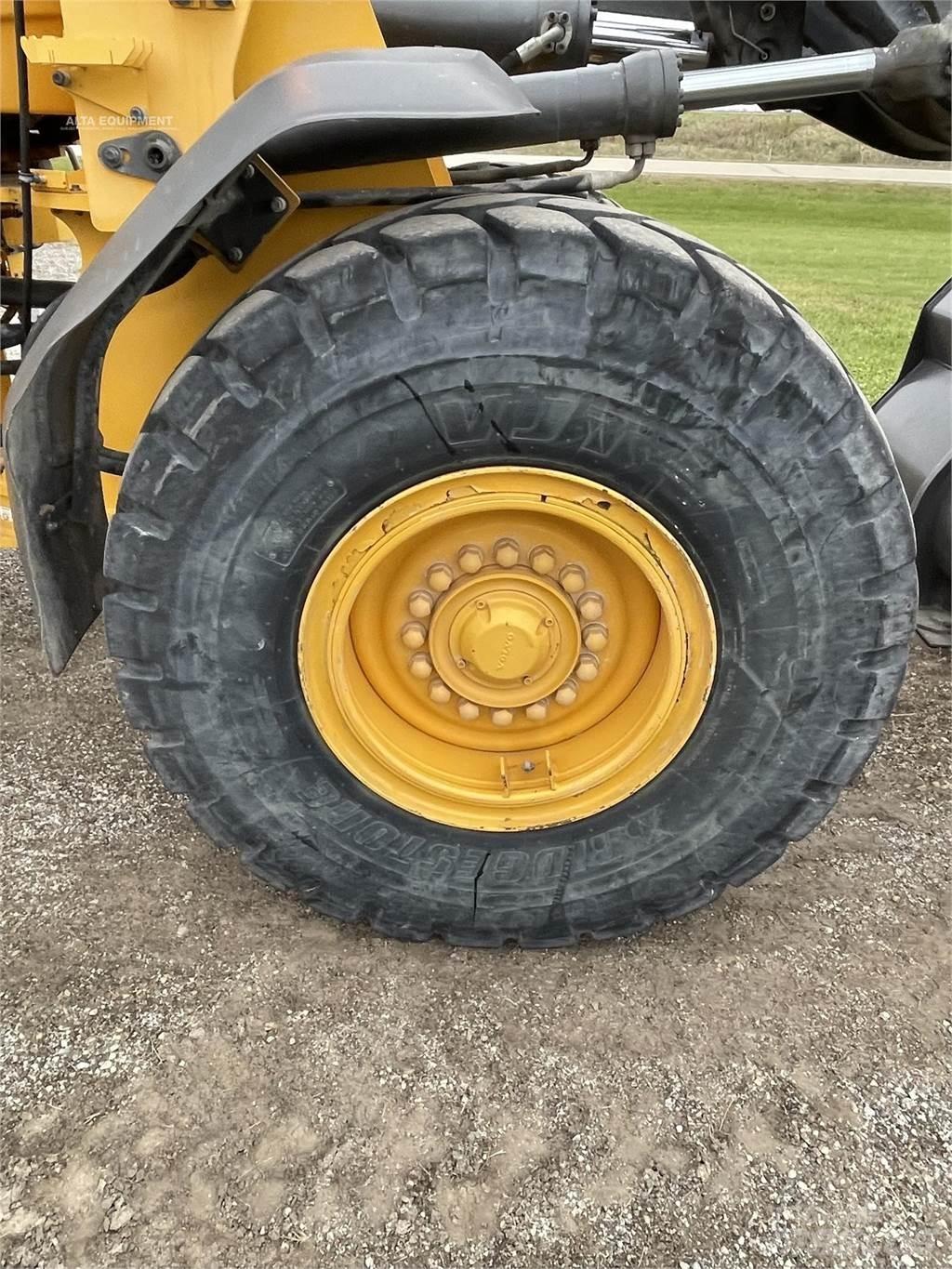 Volvo L70H Фронтальні навантажувачі