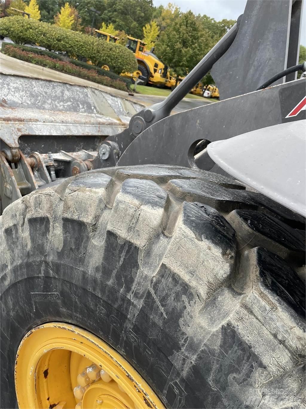 Volvo L70H Фронтальні навантажувачі