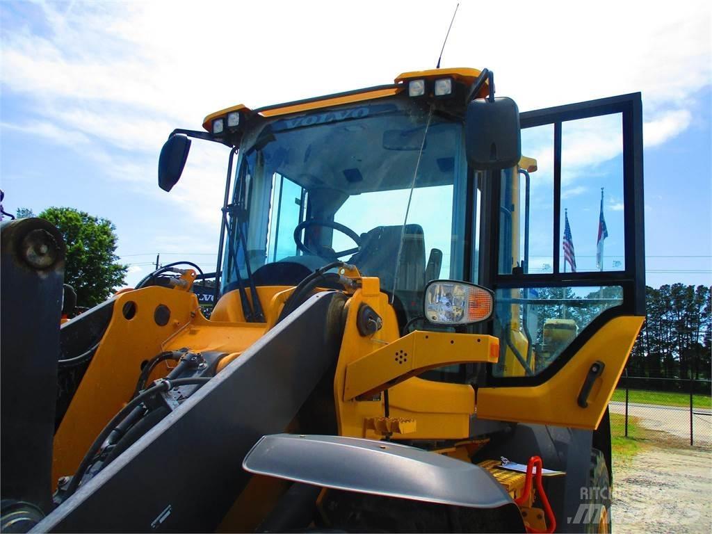 Volvo L70H Фронтальні навантажувачі