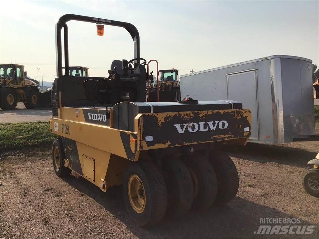 Volvo PT125C Пневматичні катки