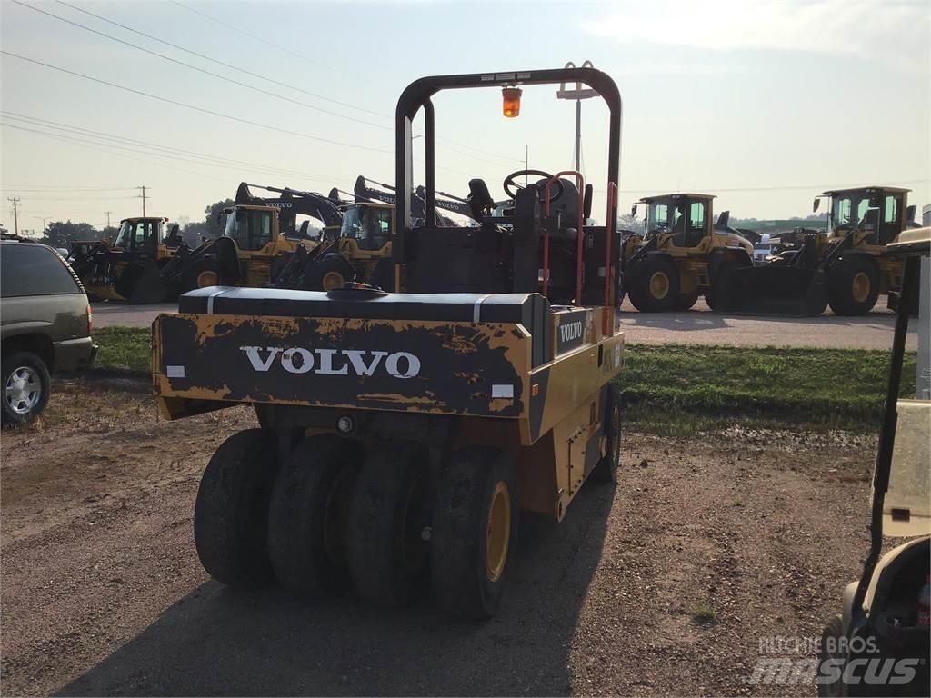 Volvo PT125C Пневматичні катки