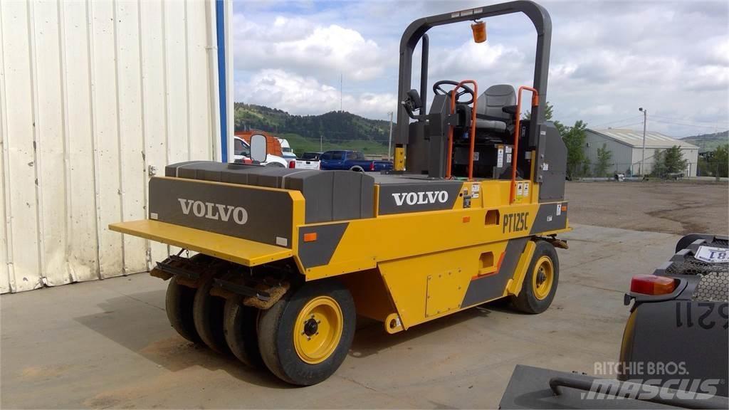 Volvo PT125C Пневматичні катки