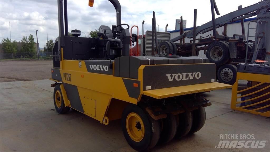 Volvo PT125C Пневматичні катки