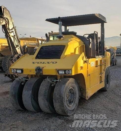 Volvo PTR240 Пневматичні катки