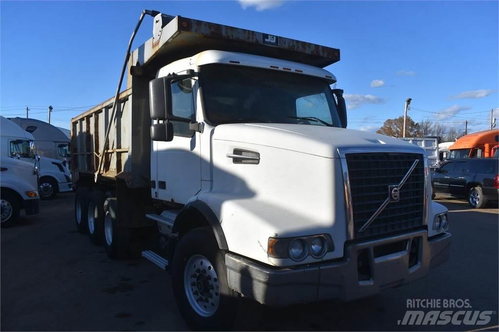 Volvo VHD84B200 Самоскиди