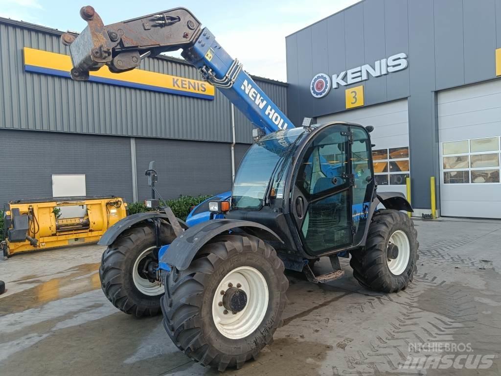 New Holland LM7.35 Телескопічний навантажувач
