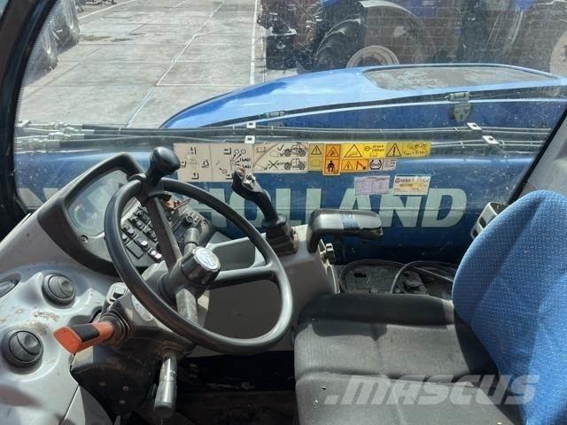 New Holland LM7.35 Телескопічний навантажувач