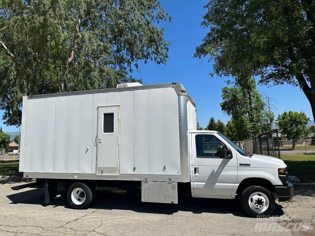 Ford E 450 SD Комбі/Вакуумні вантажівки