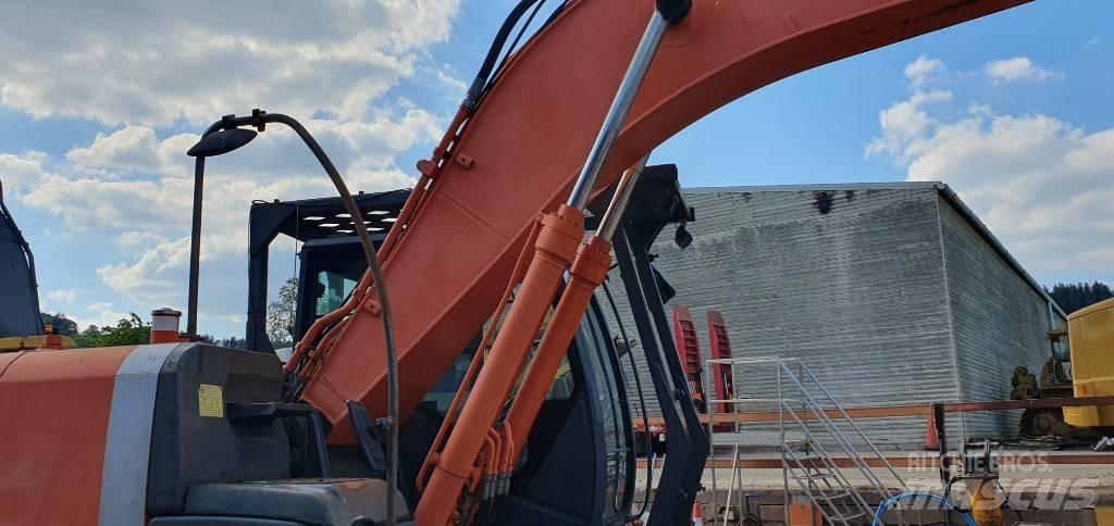 Hitachi ZX 210 LC-3 Гусеничні екскаватори