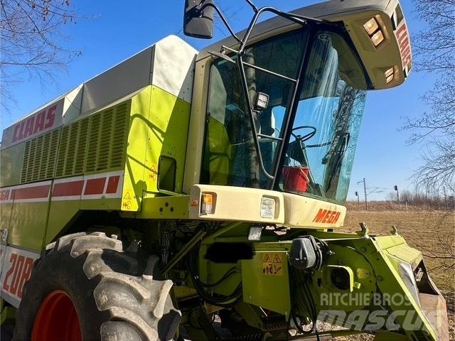 CLAAS Mega 208 Зернозбиральні комбайни